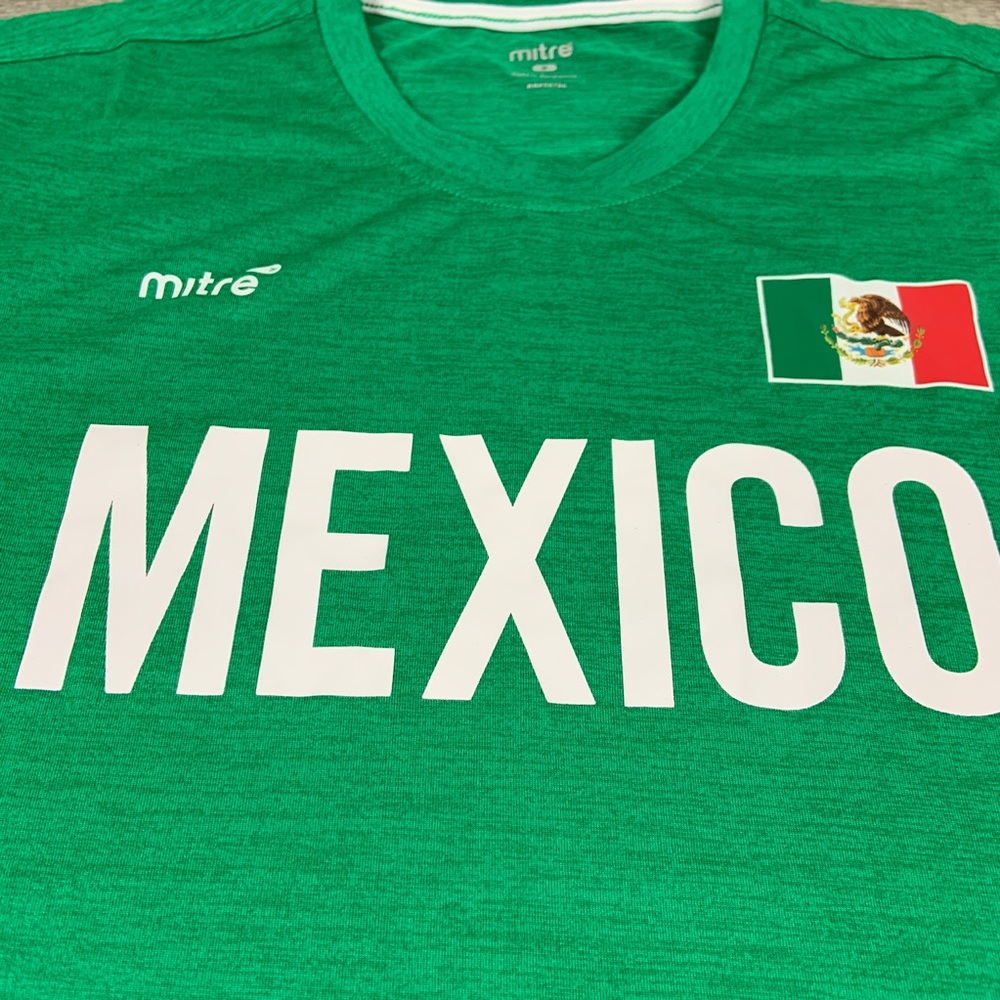 Mexico team futbol Soccer Green shirt Medium - Picture 2 of 4